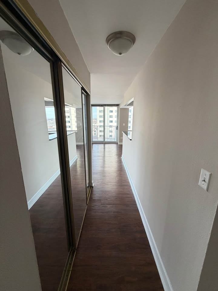 1626 North Prospect Avenue #701 - Photo 7 of 8