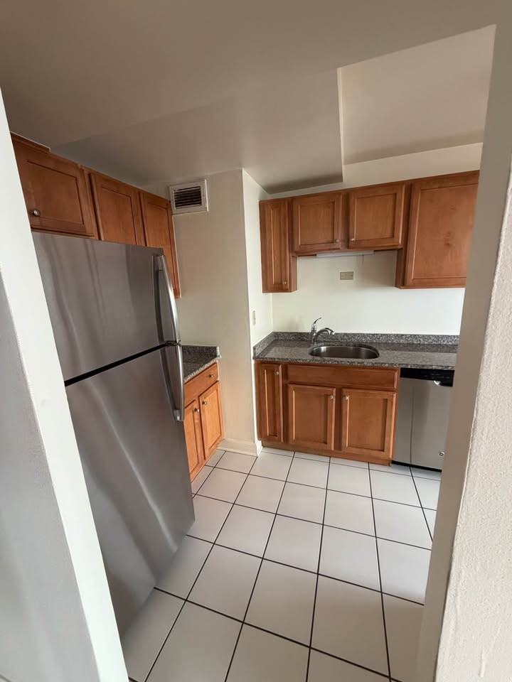 1626 North Prospect Avenue - Photo 7 of 11