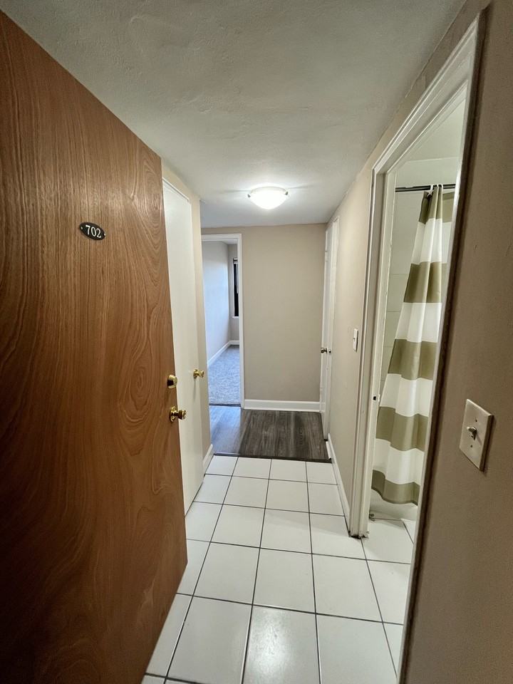 1646 North Prospect Avenue - Photo 4 of 6