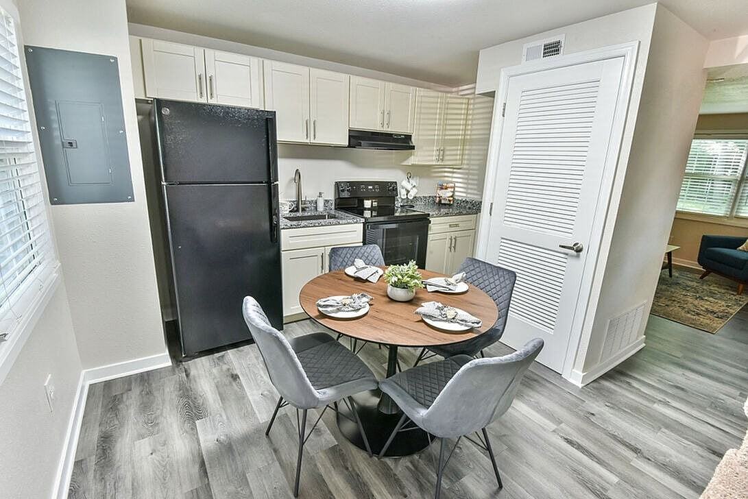 Verona at Middle River - Photo 2 of 18