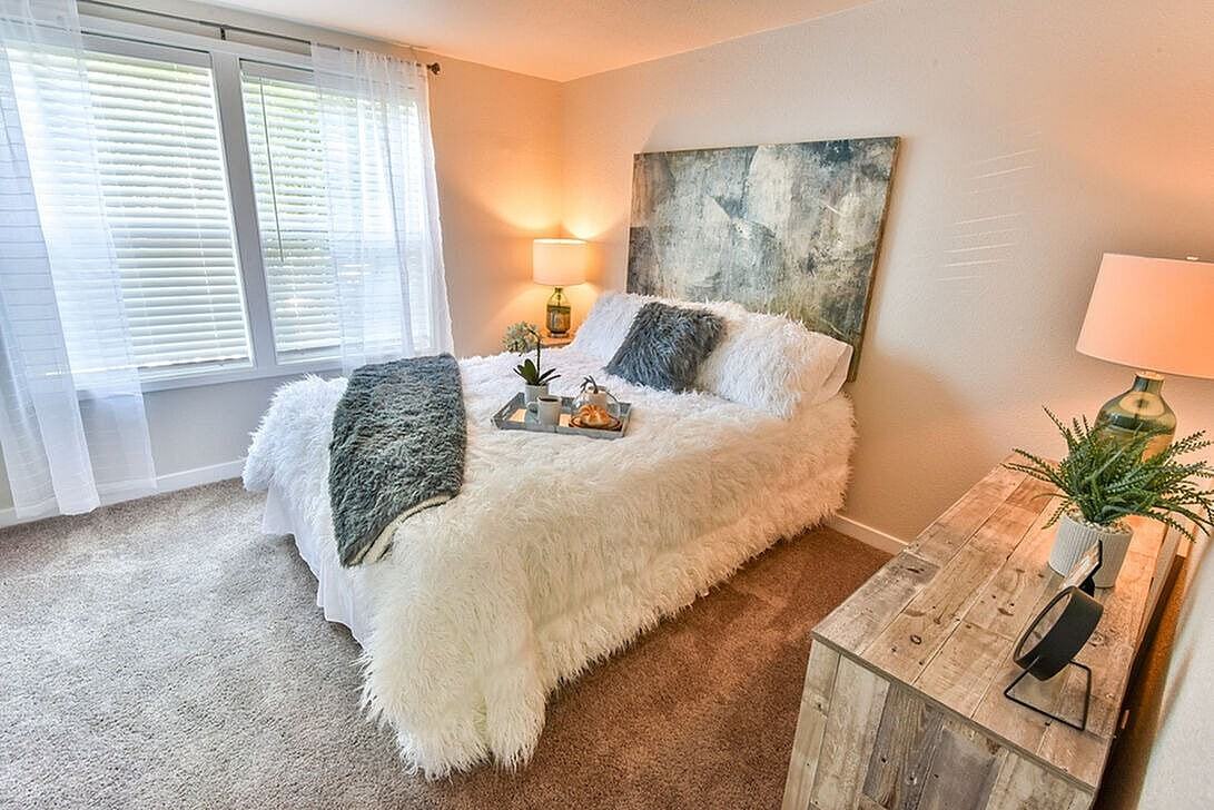 Verona at Middle River - Photo 4 of 18