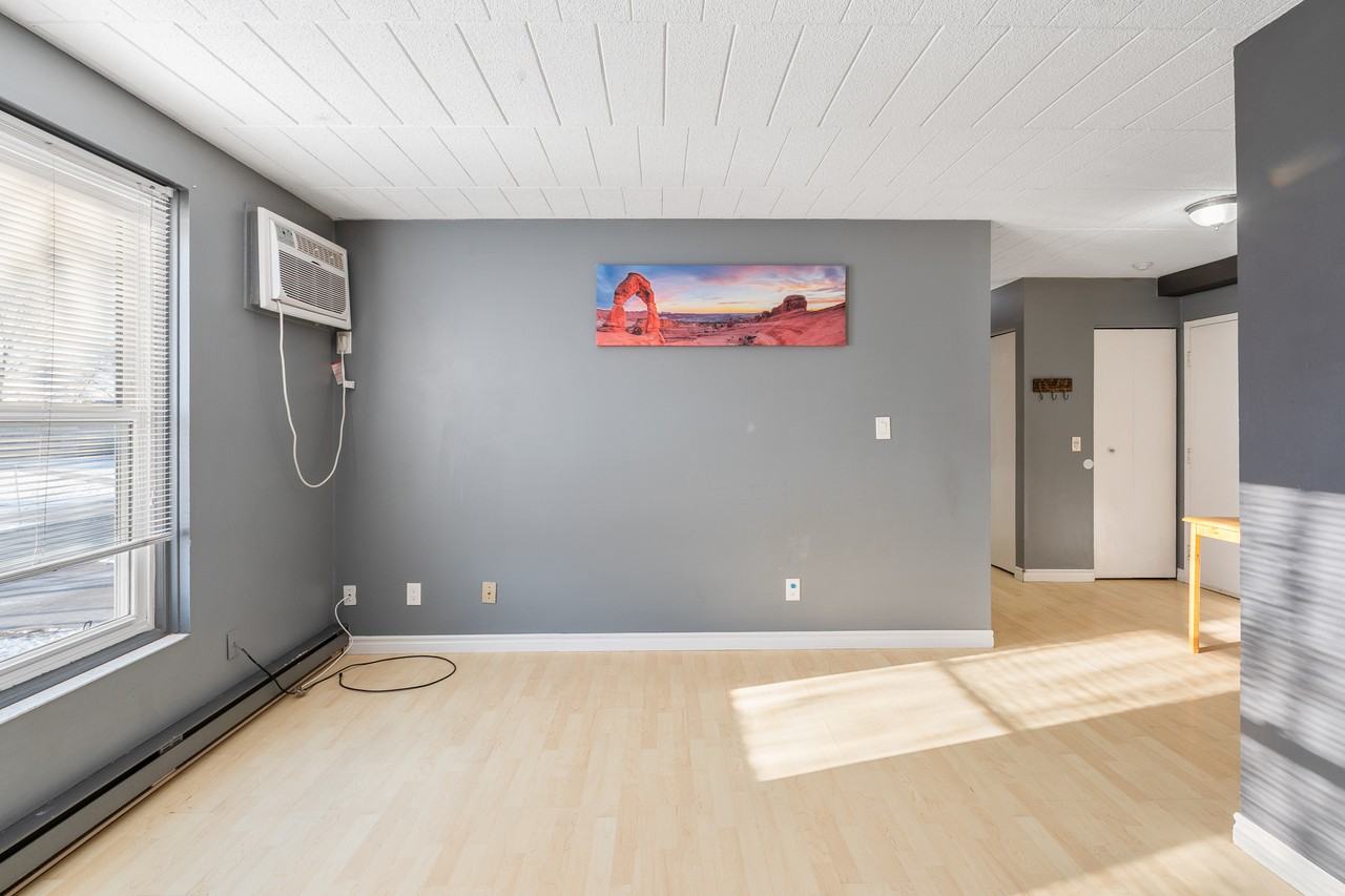 6299 Thornberry Crescent - Photo 3 of 15