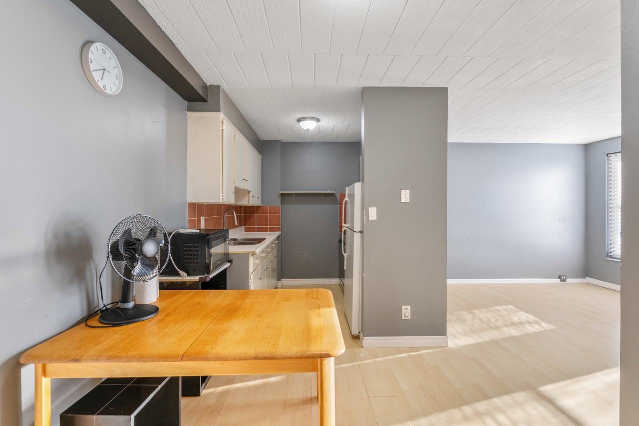 6299 Thornberry Crescent - Photo 4 of 15