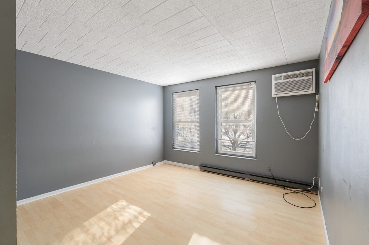 6299 Thornberry Crescent - Photo 6 of 15