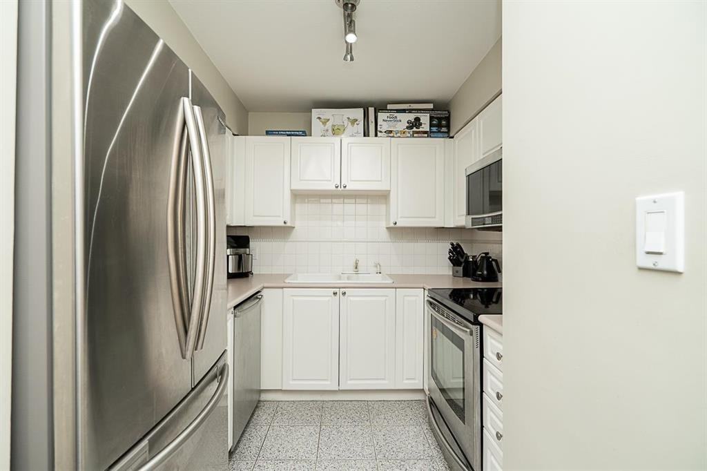 488 Helmcken Street #304 - Photo 7 of 22