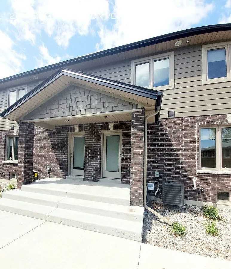 204 Beechwood Drive - Photo 2 of 13