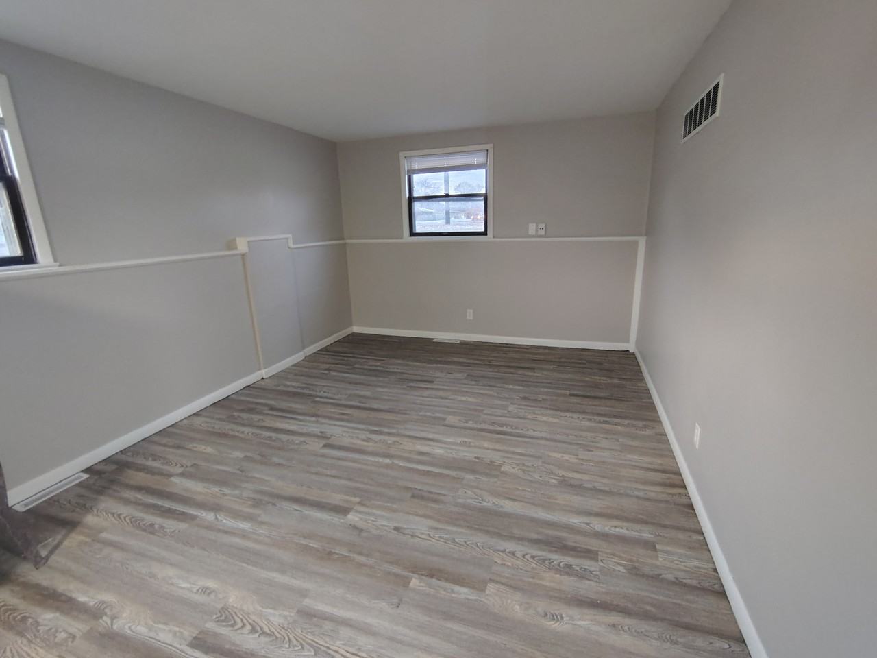 2433 Jonathan Ave #1 - Photo 5 of 7