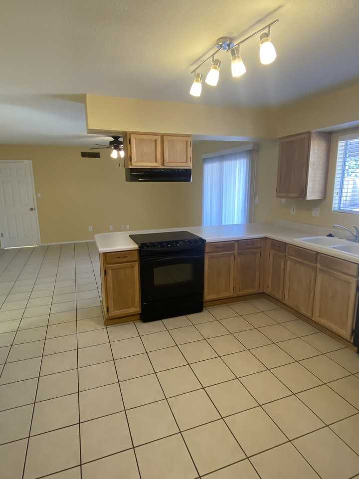 3514 E Diamond Ave #NA - Photo 2 of 15