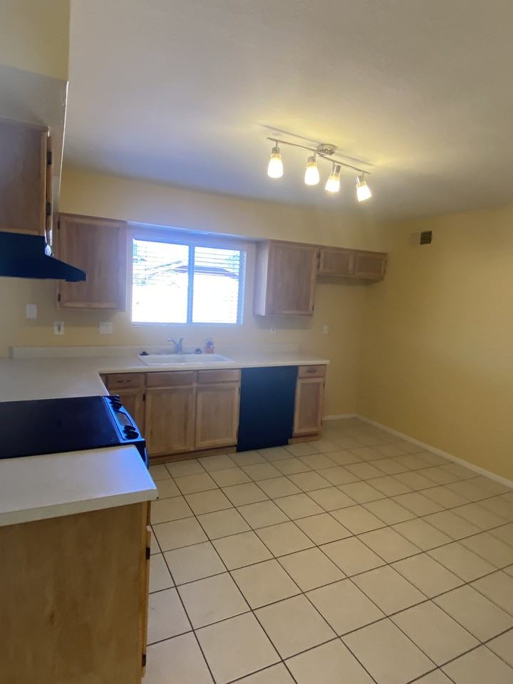 3514 E Diamond Ave #NA - Photo 3 of 15