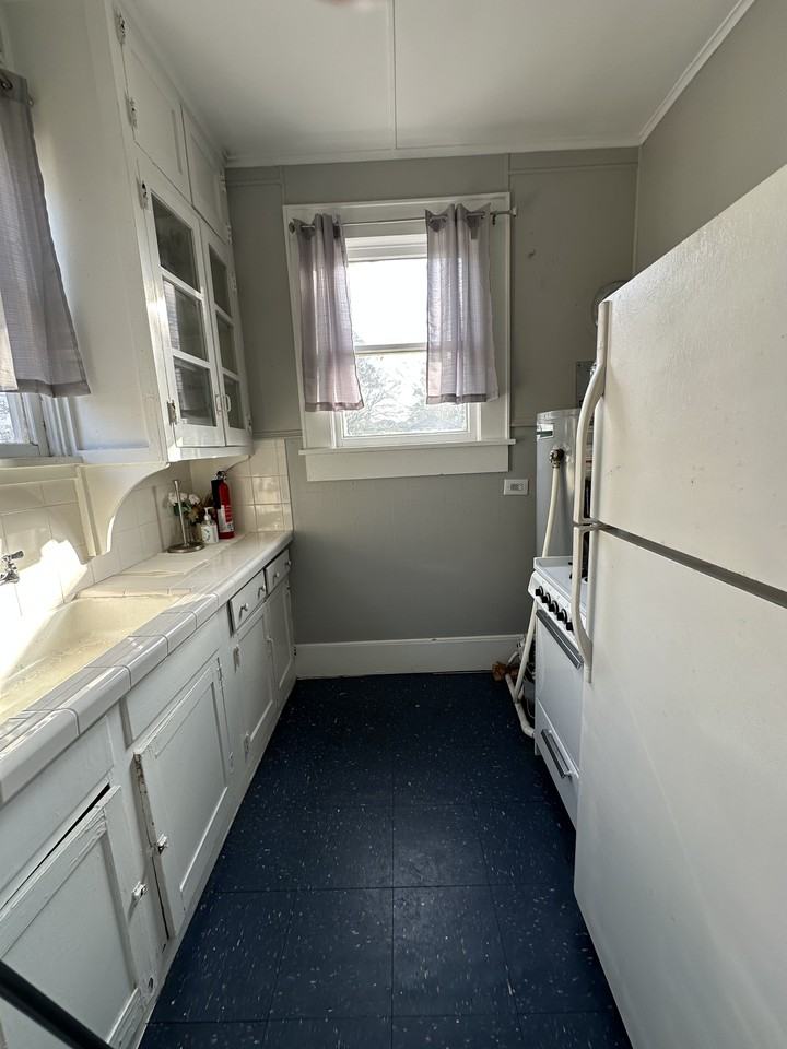 201 E Arizona Ave #4 - Photo 6 of 7