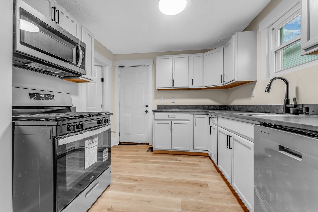 911 Montrose Ave #NA - Photo 4 of 23