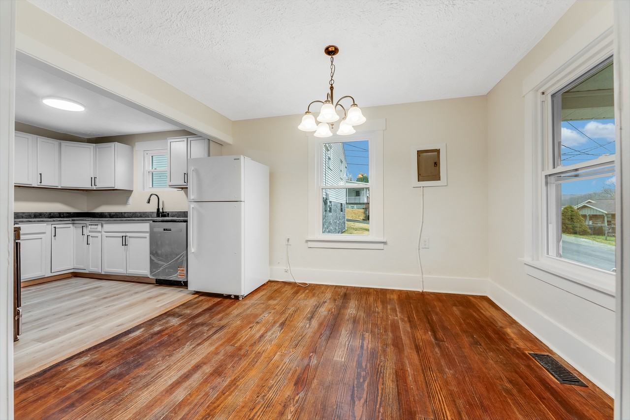 911 Montrose Ave #NA - Photo 5 of 23