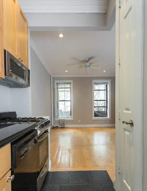 60 Leroy St #2A - Photo 4 of 8