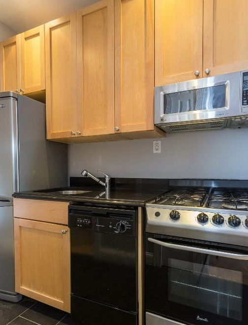 60 Leroy St #2A - Photo 7 of 8