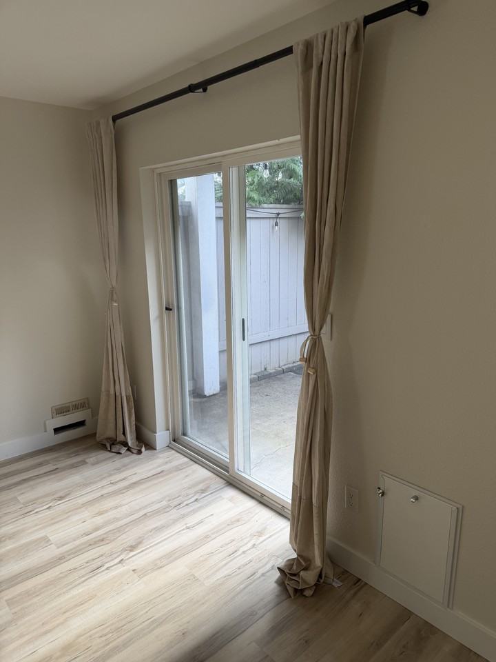 4656 N Pearl St #1 - Photo 6 of 32