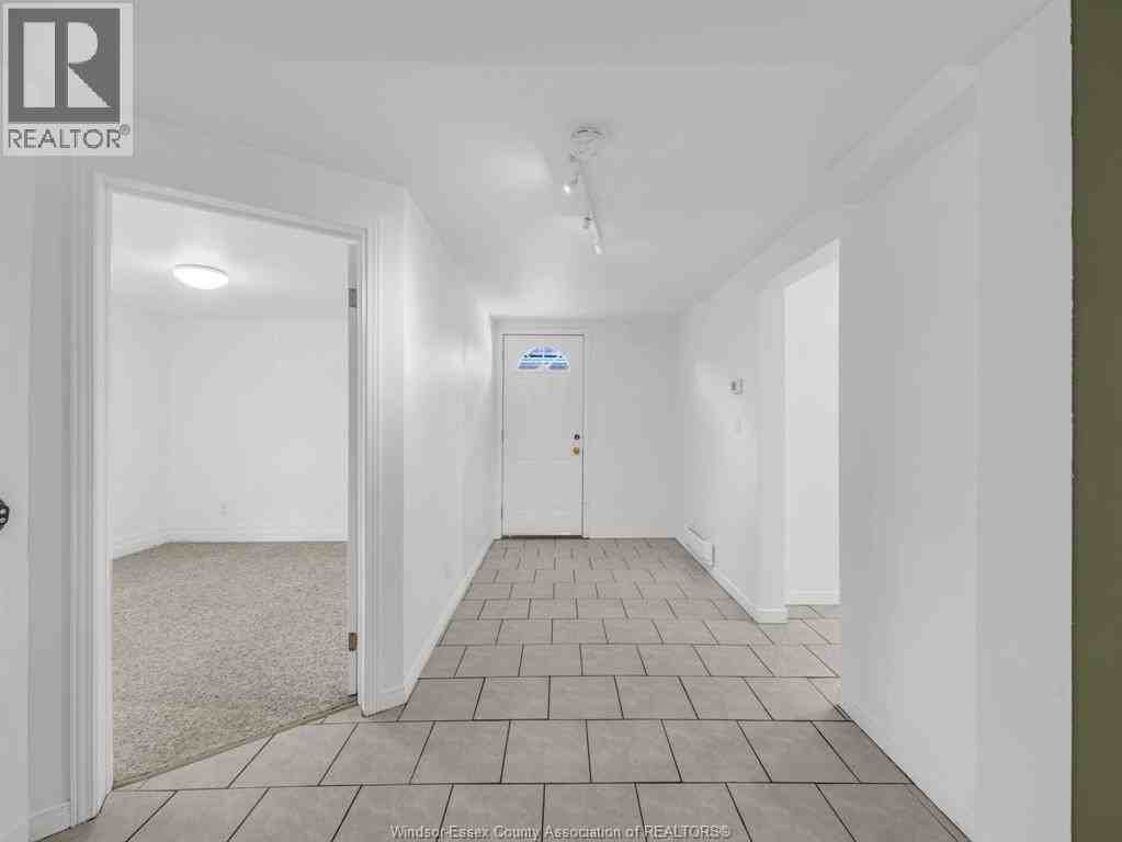 758 Pierre Avenue - Photo 4 of 18