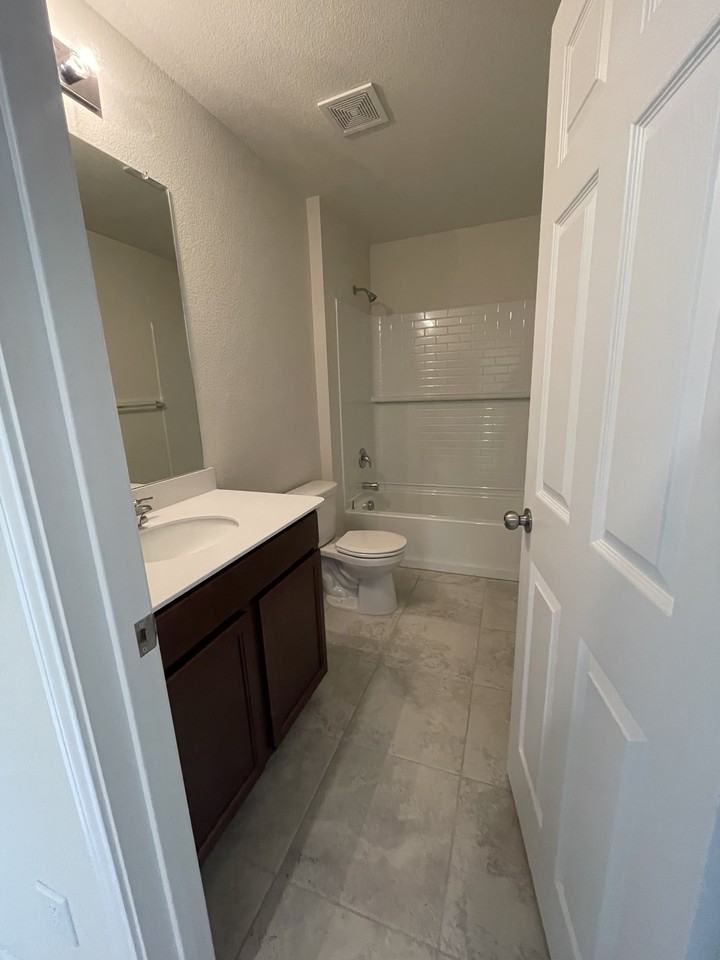 1009 Voca Dr #NA - Photo 4 of 7