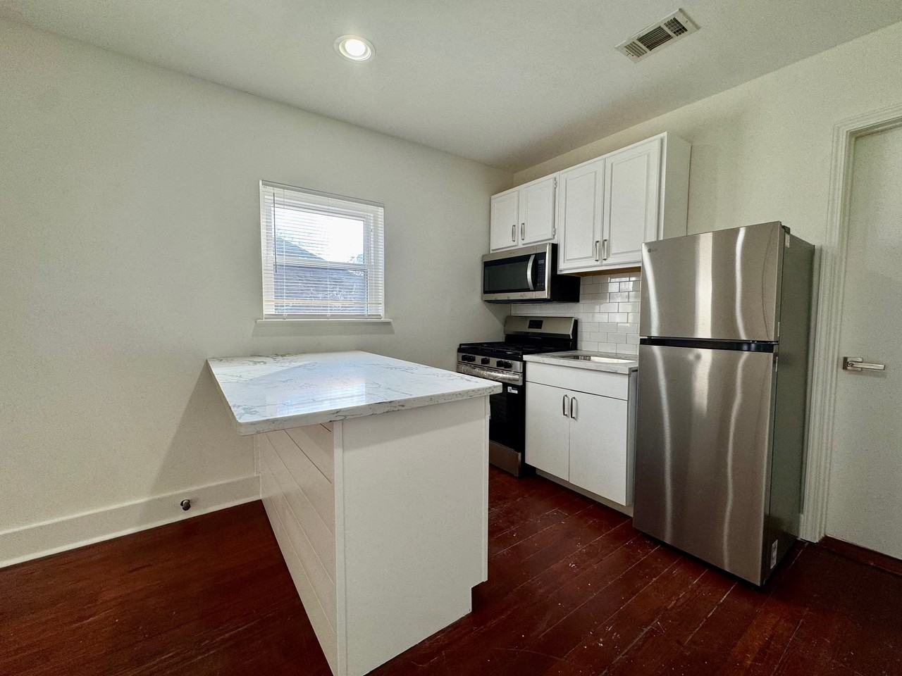 522 Aurora Ave #A - Photo 2 of 16