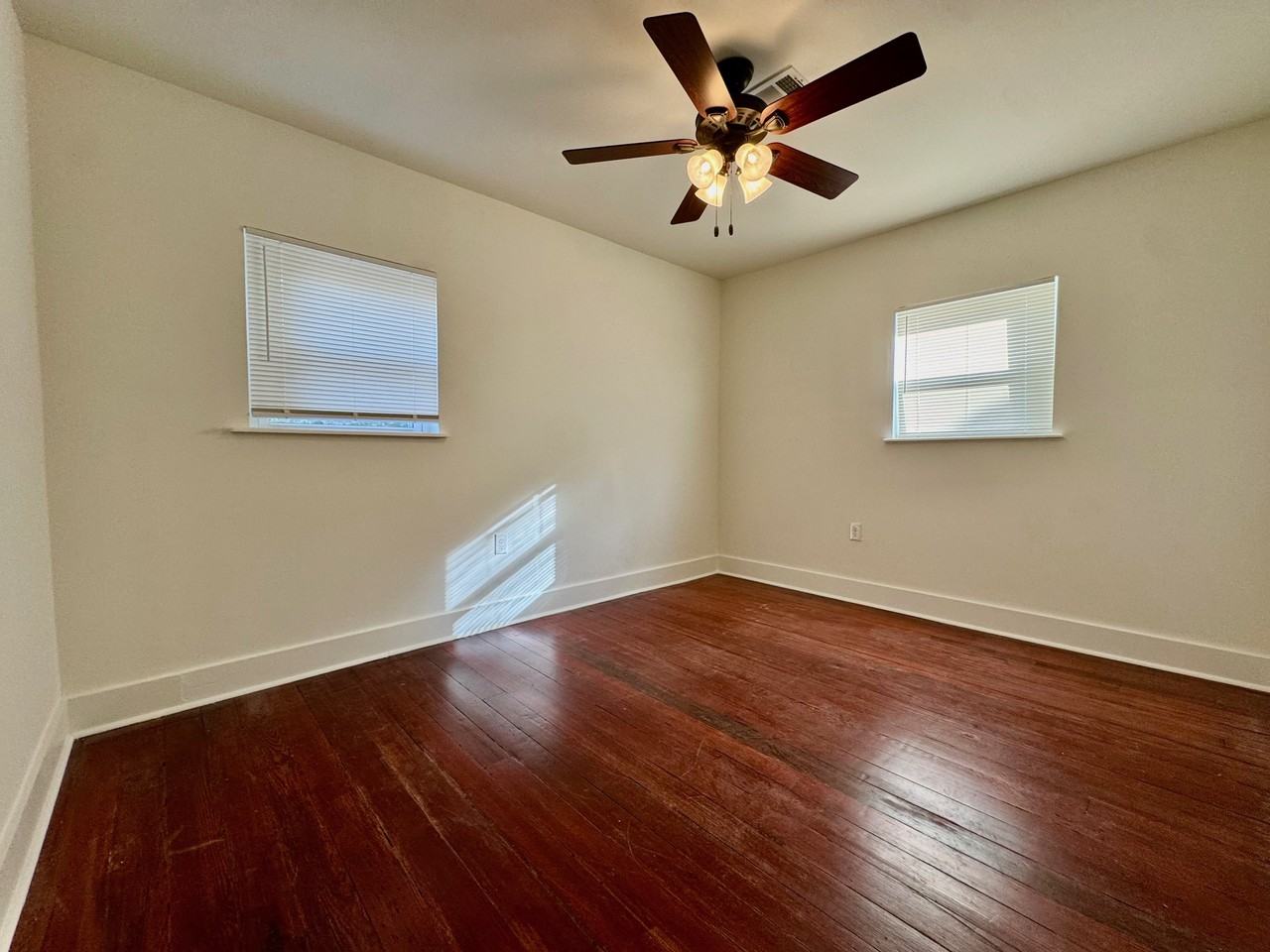 522 Aurora Ave #A - Photo 6 of 16