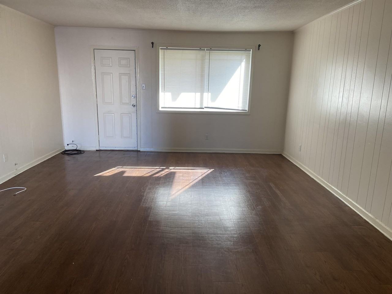 411 Northside Dr #G5 - Photo 3 of 7