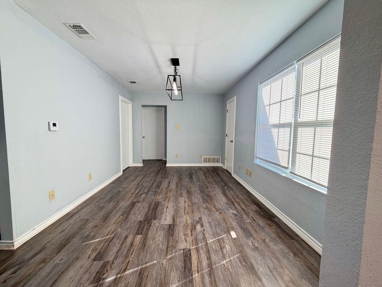 521 Blake St - Photo 4 of 12