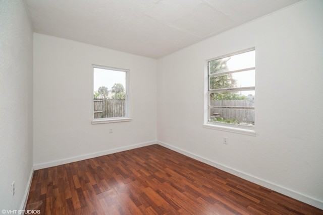 2154 Henry St Ne #NA - Photo 2 of 19