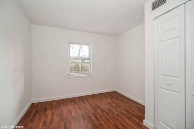 2154 Henry St Ne #NA - Photo 3 of 19