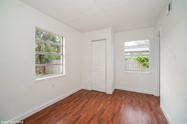 2154 Henry St Ne #NA - Photo 5 of 19