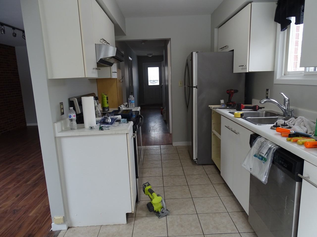 899 Muirfield Cres #1 - Photo 5 of 15