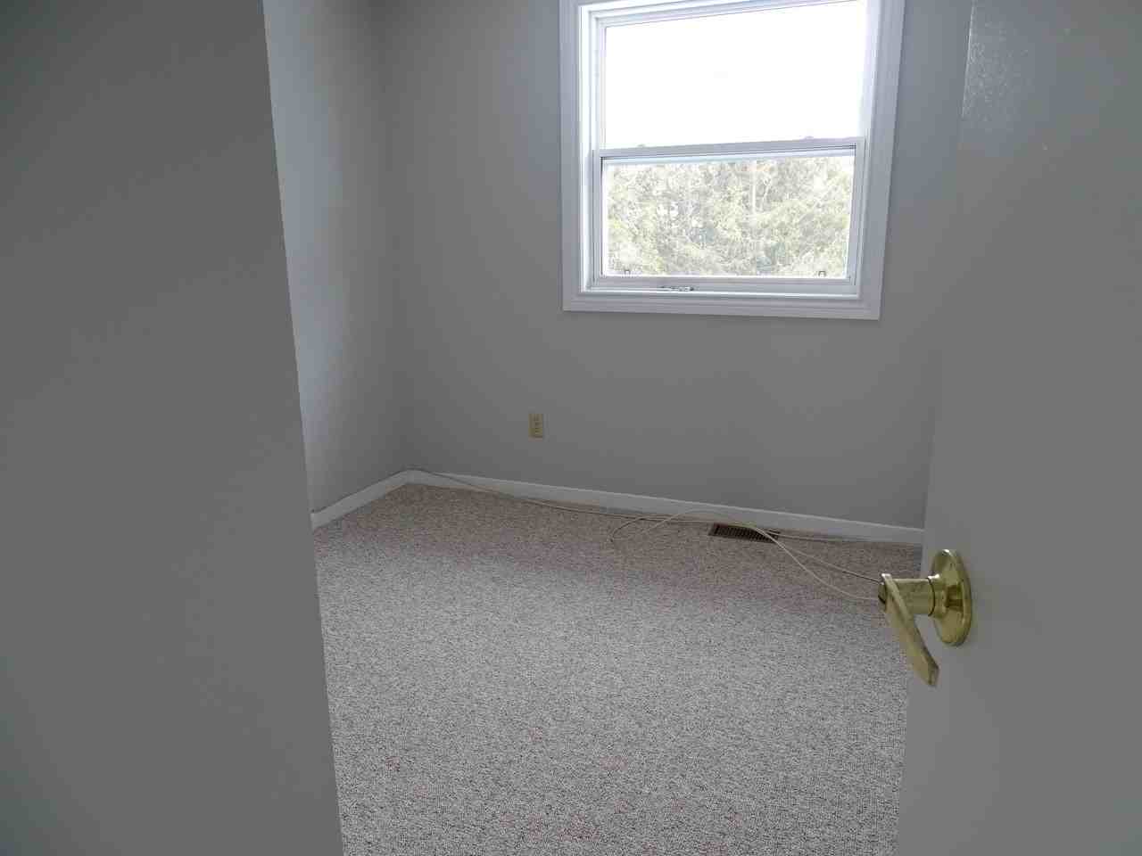 899 Muirfield Cres #1 - Photo 6 of 15