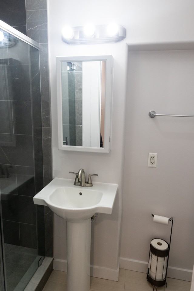 1220 Holbrook Ter Ne #B1 - Photo 3 of 10