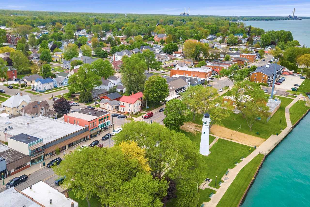 258 S Water St - Photo 6 of 50