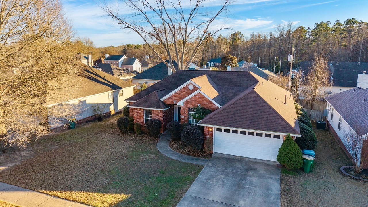 12711 Misty Creek Dr - Photo 4 of 37