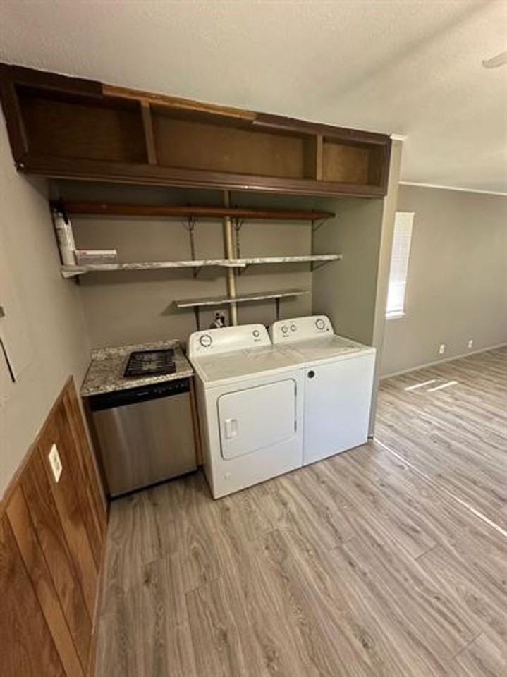 1102 N Lincoln Ave - Photo 3 of 10