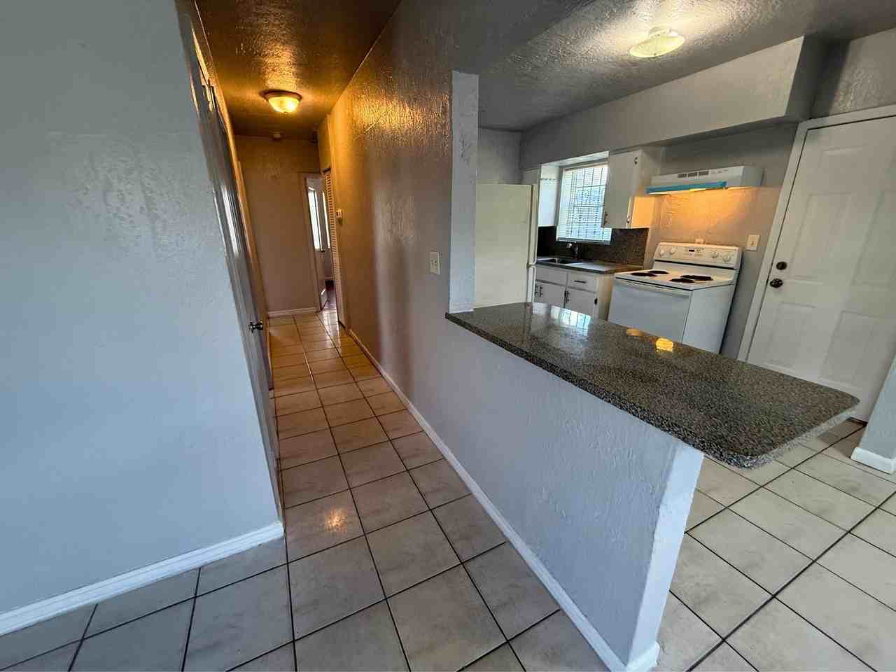 15330 Nw 31st Ave - Photo 7 of 23