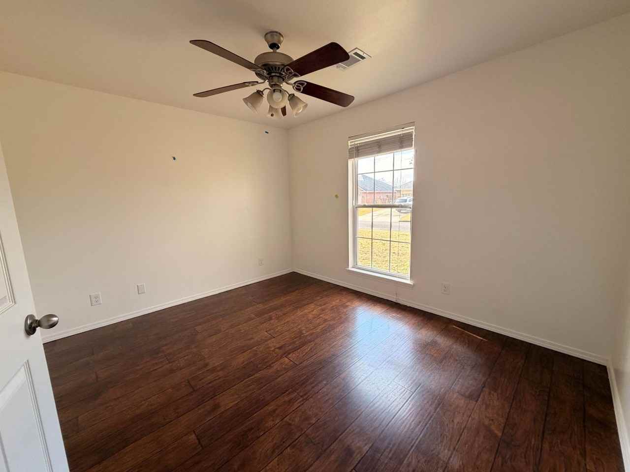 2103 S Verona Ave - Photo 3 of 8