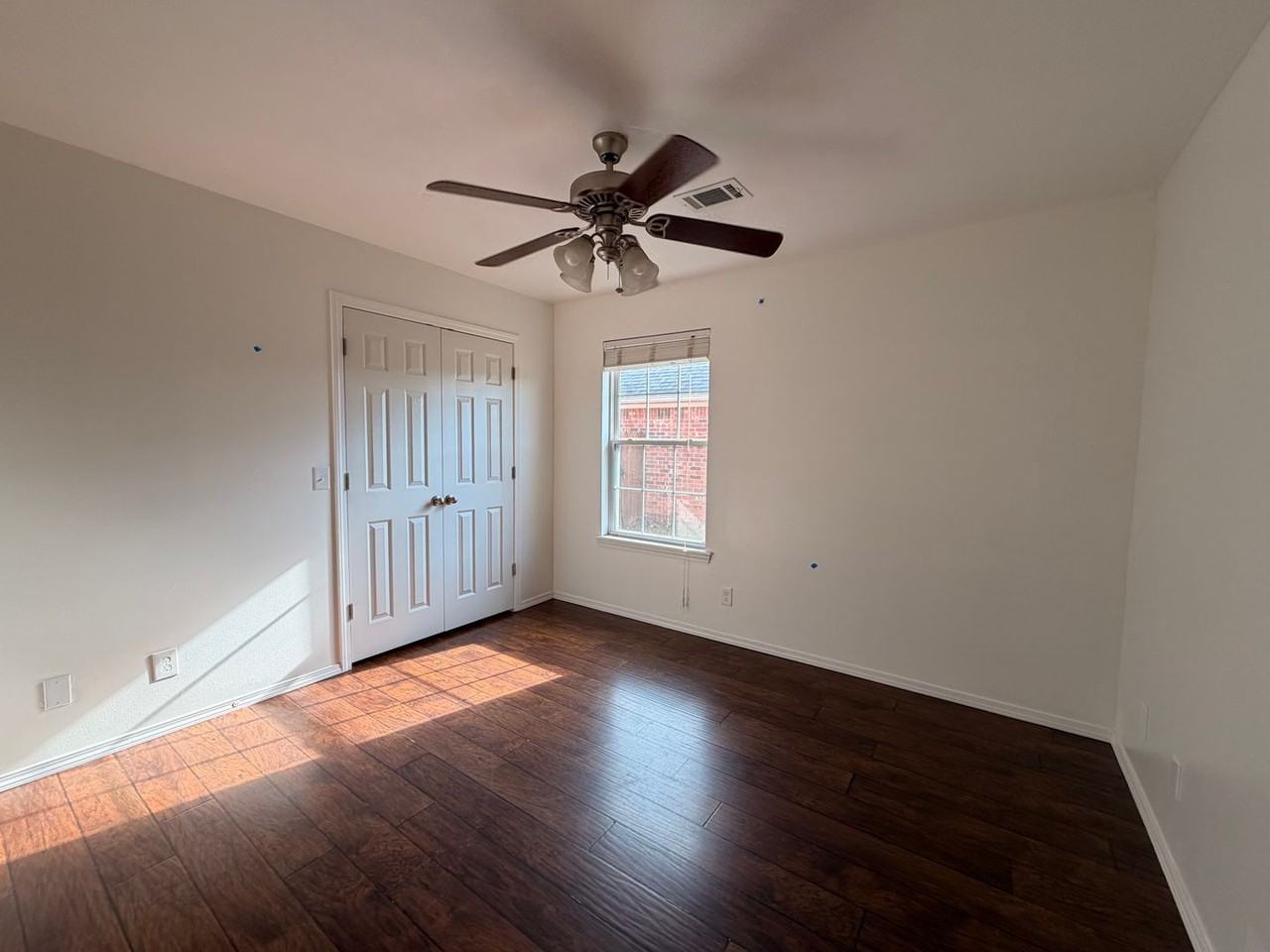 2103 S Verona Ave - Photo 4 of 8