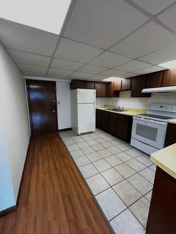 Spring st - Photo 4 of 15