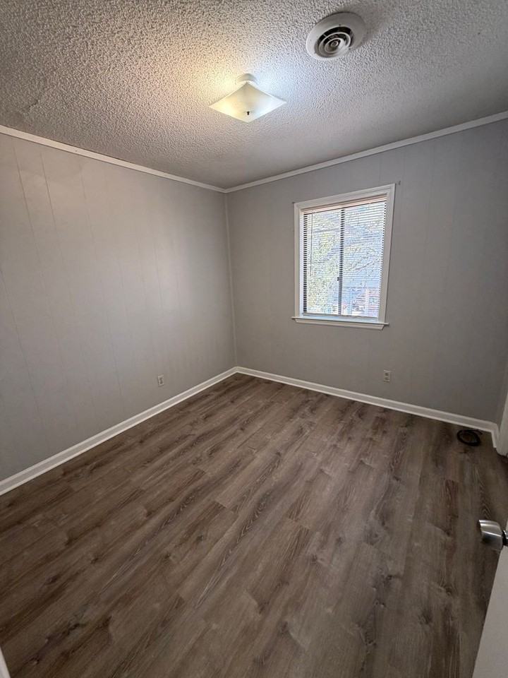 602 Clamshell Dr - Photo 5 of 10