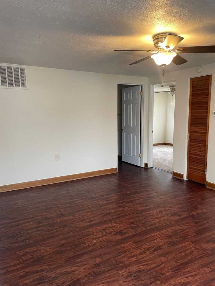 1144 Prince Dr - Photo 2 of 18