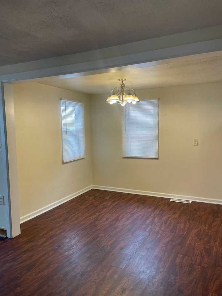 1144 Prince Dr - Photo 3 of 18