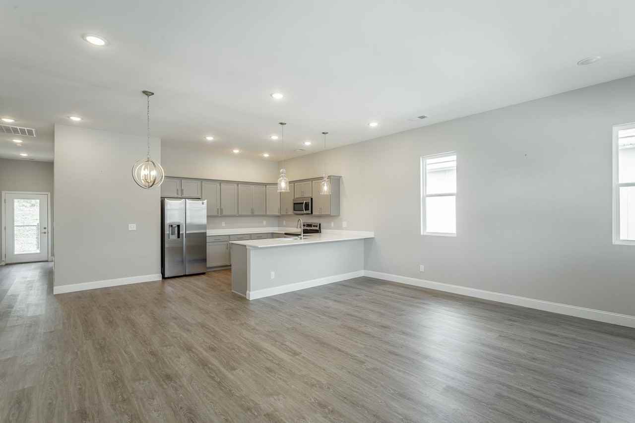 578 Strong Ave - Photo 6 of 33