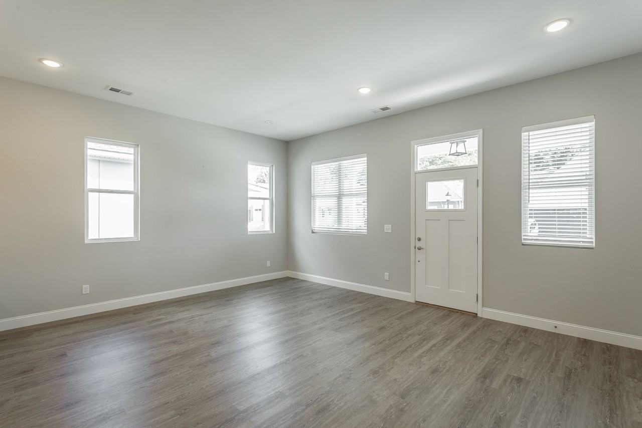 578 Strong Ave - Photo 2 of 33