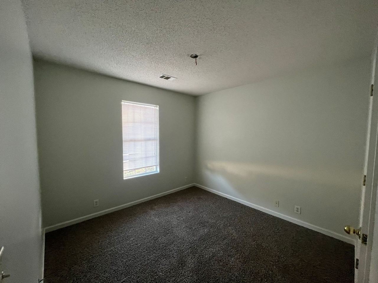 158 High Pointe Dr - Photo 3 of 11