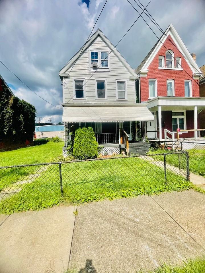 115 10th St - Photo 2 of 40