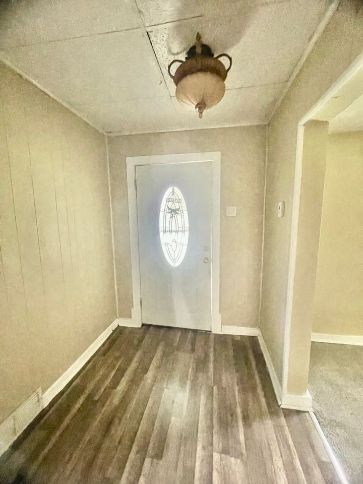 115 10th St - Photo 3 of 40