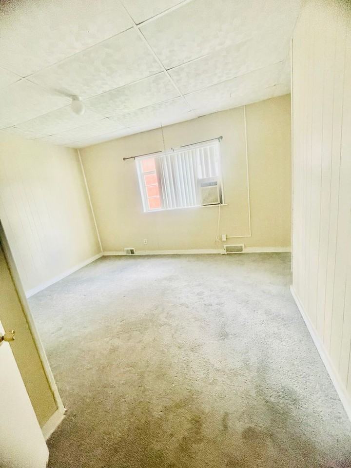 115 10th St - Photo 6 of 40