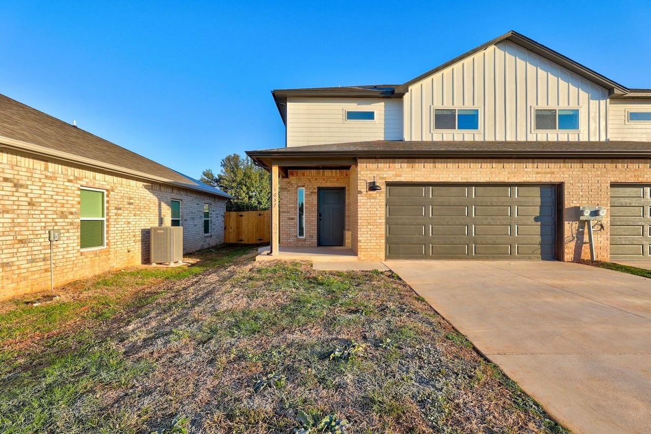 1037 Carpe Diem Ct - Photo 2 of 38