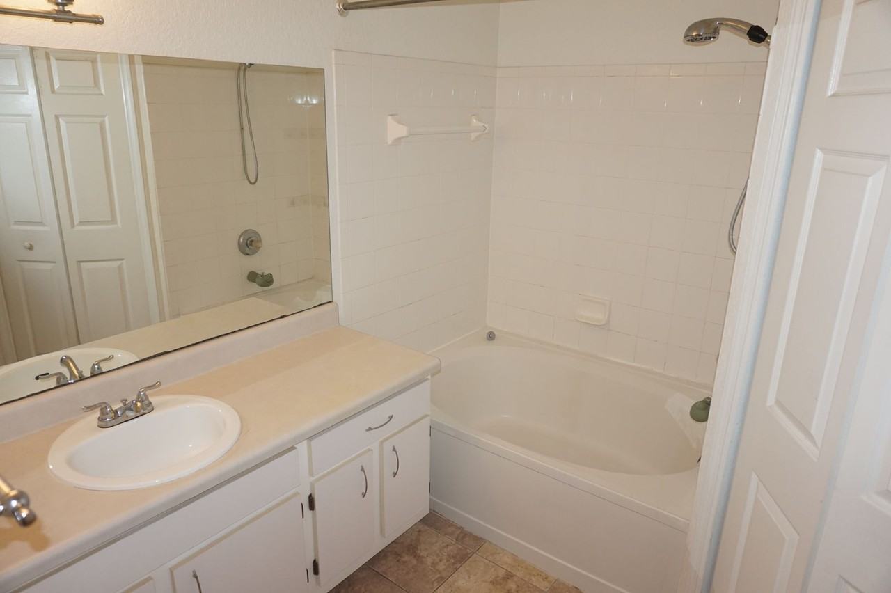 13103 Mulberry Park Dr #814 - Photo 7 of 10
