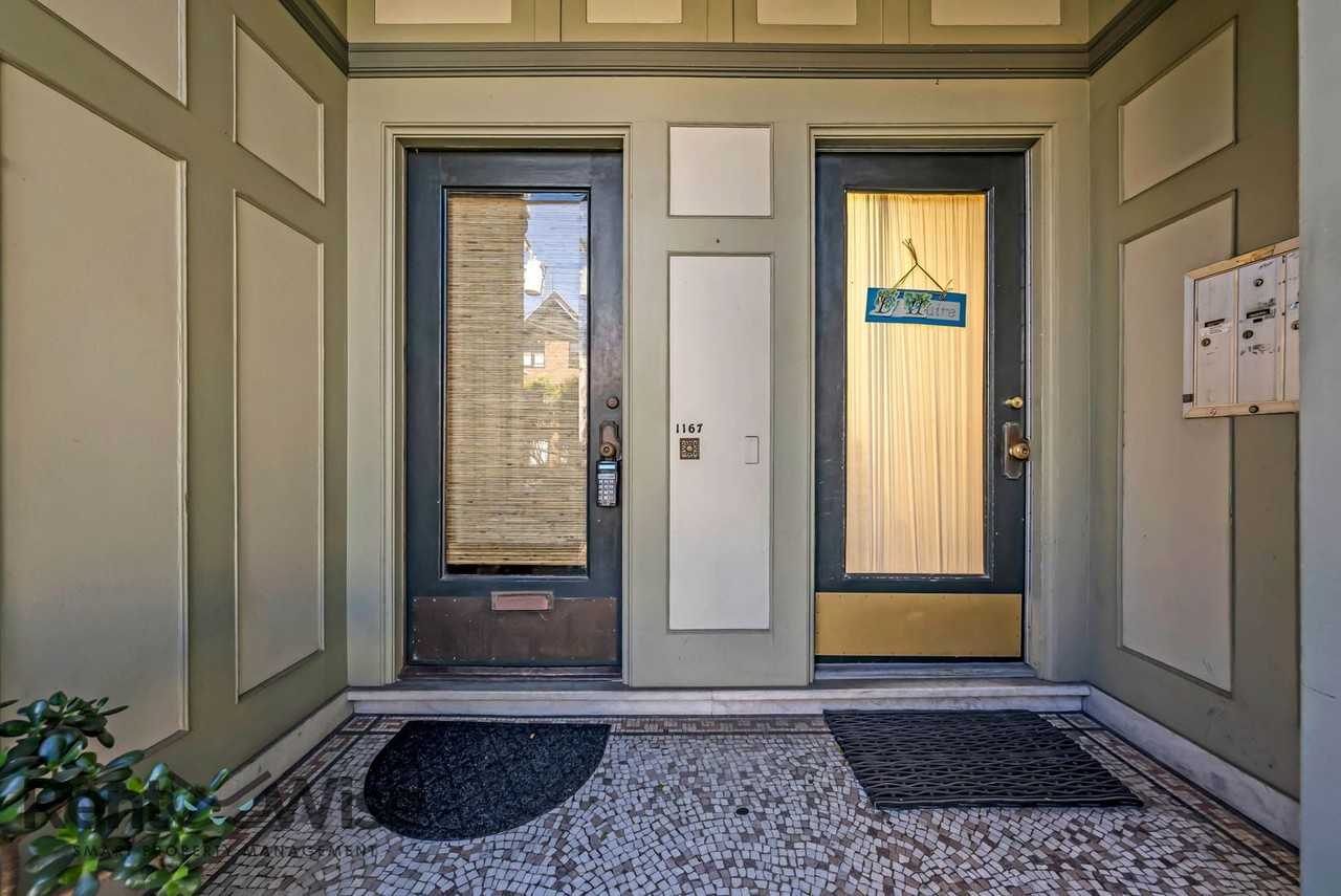 1167 Green St - Photo 5 of 43